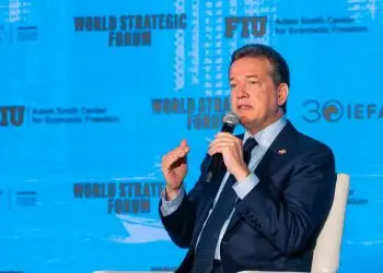 El titular del MICM dijo que la República Dominicana busca establecerse como un destino para la industria global de semiconductores y circuitos impresos.