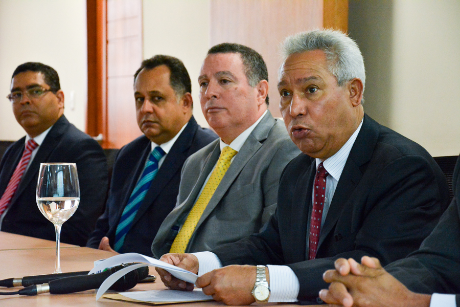 ministro de economia y planificacion isidoro santana