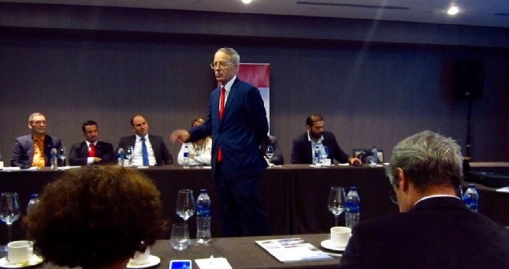 ministro de economía suizo a cargo de las américas