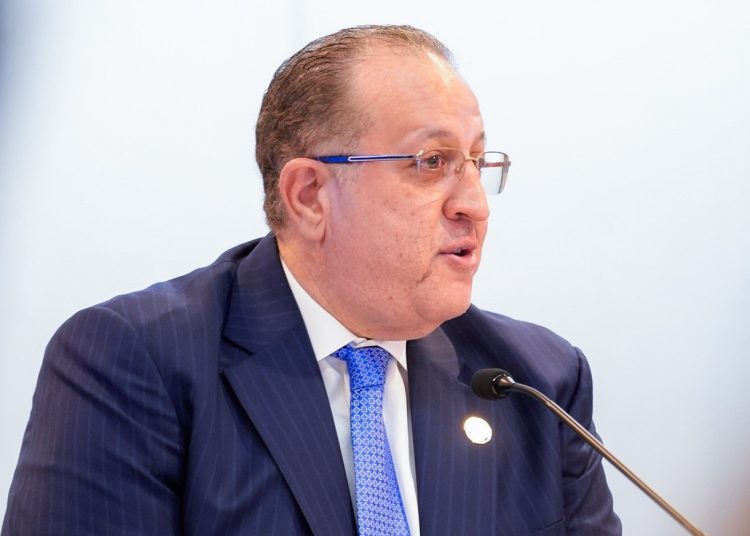 Díaz explicó que el Gobierno trabaja con el Banco Central de RD para preservar la estabilidad económica ante el impacto internacional en los precios del petróleo.