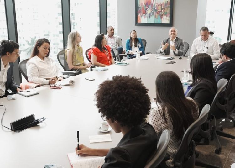 Minpre y Fiduciaria reservas buscan reducir tiempos de fideicomisos para Plan Familia Feliz