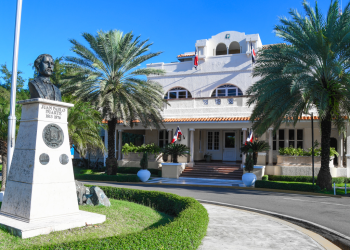 El ministro keniano será recibido en el Palacio Nacional por el presidente Luis Abinader.