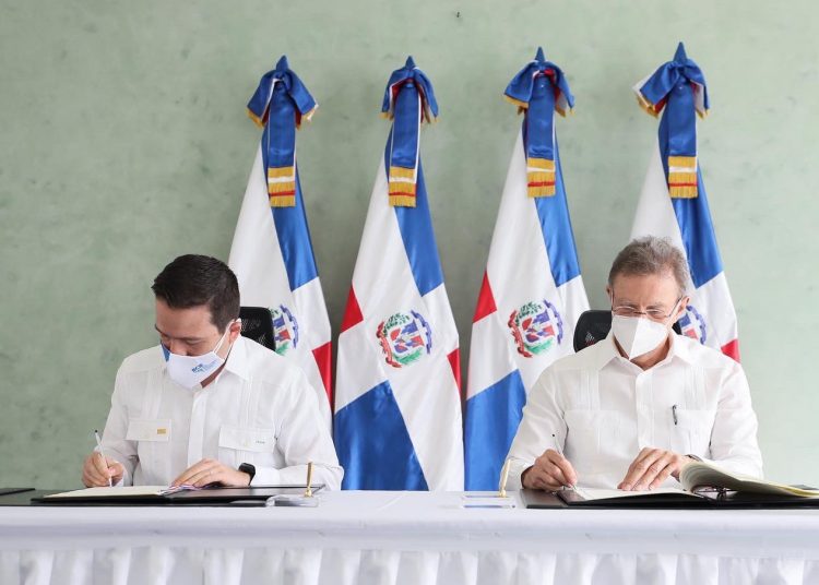 El Mirex y el BCIE firmaron el acuerdo que formaliza la apertura de la sede del Banco Centroamericano en el país. | Fuente externa.