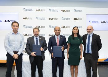 Doctor Pablo Rubino, doctor Claudio Bottaro, Víctor Rojas, Nora Capello, Embajadora de la República de Argentina en RD y doctor Lucas MC Cormack. | Fuente externa.