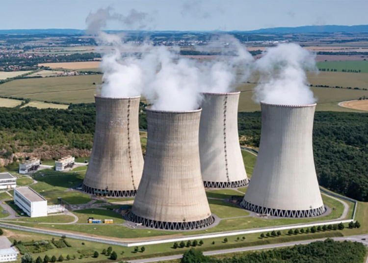 El fuerte interés de muchas compañías tecnológicas por adoptar energía nuclear para alimentar centros de datos de IA.