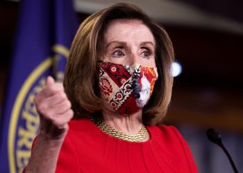 La Cámara Baja, con mayoría demócrata y presidida por Nancy Pelosi, catalogó el estímulo como una de las decisiones más transformadoras, que dejará tremendos resultados en la historia de Estados Unidos. | Michael Reynolds, EFE.