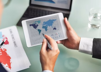 El estudio destaca que las compañías que implementan el nearshoring de manera fragmentada enfrentan mayores riesgos de sobrecostos, reprocesos y contingencias tributarias.