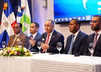 Nelson Arroyo explica nuevas medidas incluyen obligatoriedad de solicitar las operaciones de tránsito con al menos 24 horas de antelación.