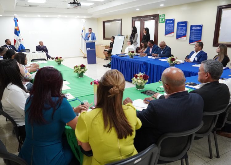 El funcionario enfatizó su enfoque en la transparencia como un pilar fundamental de su gestión.