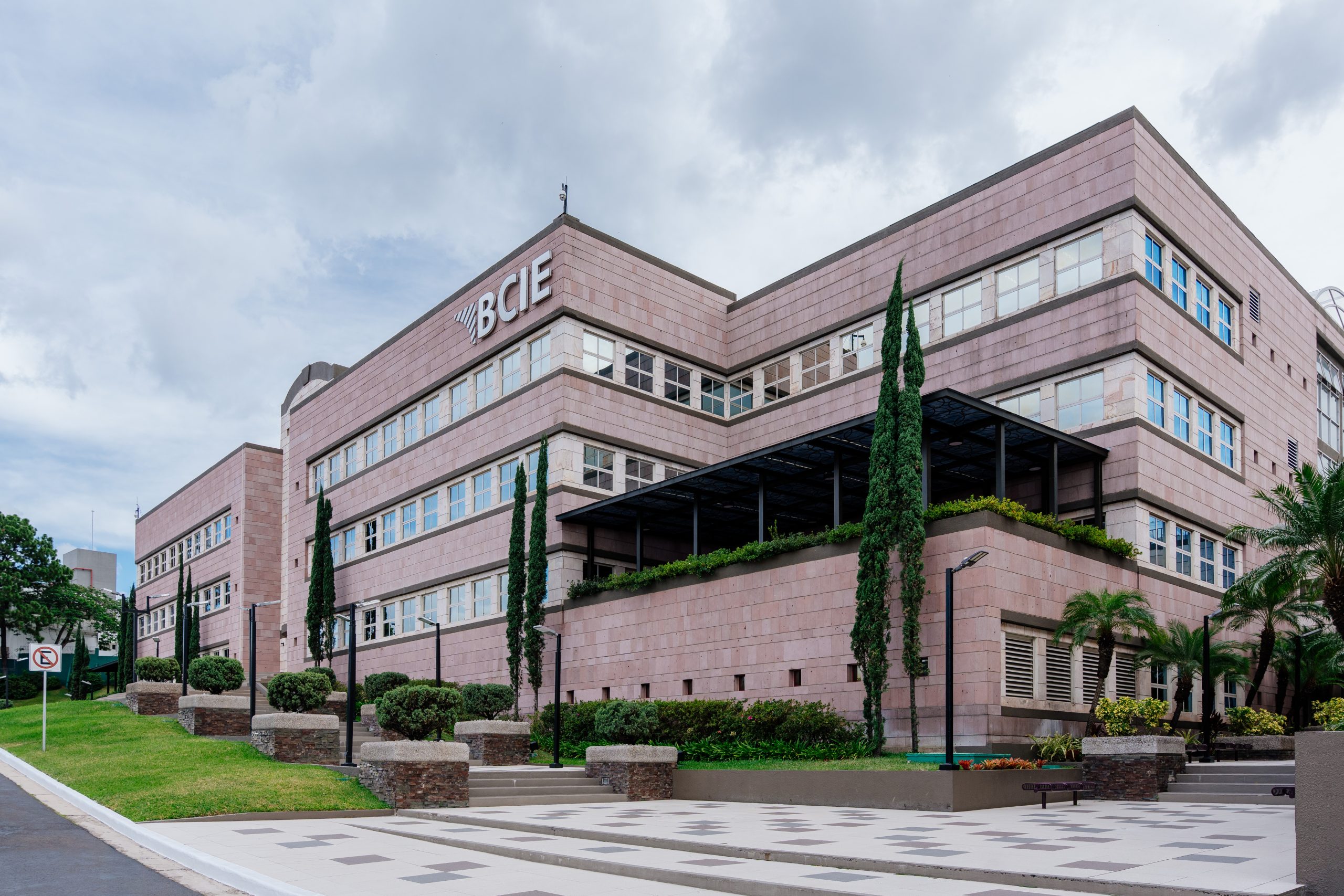BCIE debuta en el mercado de Vietnam con bonos VND