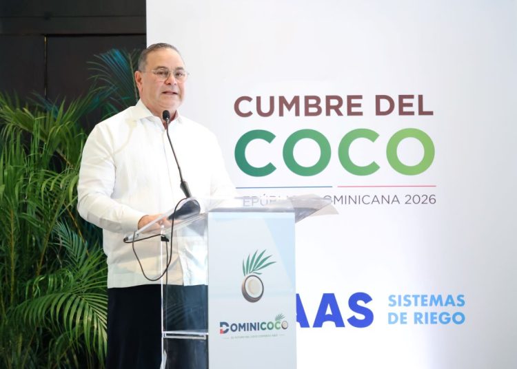 Oliverio Espaillat asegura que solo el 49% de los productores de coco recibe asistencia técnica y apenas un 16% tiene acceso al crédito agropecuario.