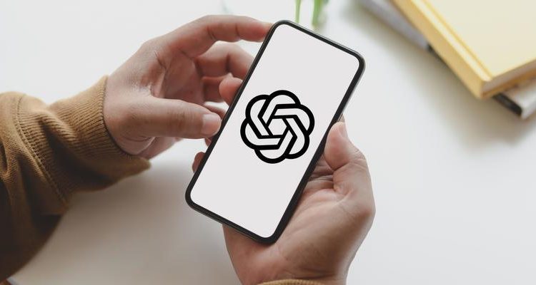 OpenAI ha experimentado un crecimiento en el uso de este servicio, alcanzando alrededor de 10 millones de usuarios suscritos a ChatGPT Plus a nivel global.