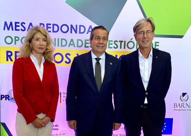 Orlando Jorge Mera, Katja Afheldt y Volker Pellet.
