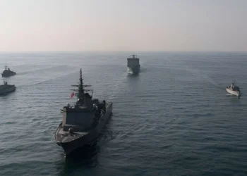 Las tensiones entre Irán y Estados Unidos continúan afectando el tránsito por el estratégico Estrecho de Ormuz.