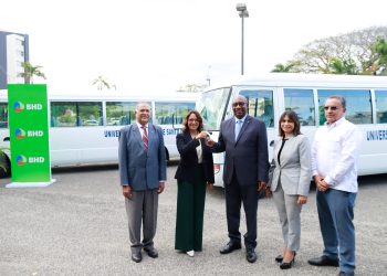 Oscar Rosario, Josefina Navarro, Eritrudis Beltrán, Kirssys Abreu y Wascar Herrera.