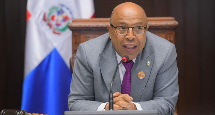 Pacheco asegura que existe consenso para mantener este derecho en el Código de Trabajo.