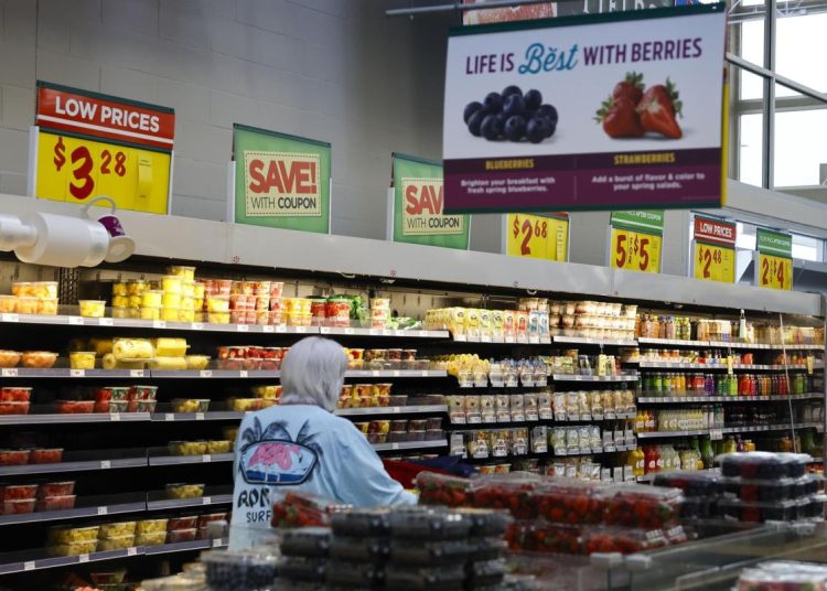 La BEA también revisó al alza el dato de inflación intermensual de mayo, que fue del 0.4%, en lugar del 0.2%.