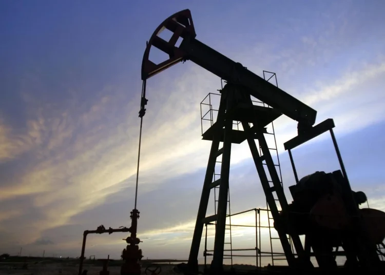 Mientras tanto, los contratos de gas natural para entrega en agosto subieron a US$2.37 por mil pies cúbicos, y los contratos de gasolina con vencimiento el mismo mes bajaron a US$2.54 el galón.