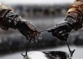 Los mercados energéticos mantienen la atención sobre el estrecho de Ormuz tras el ataque a un carguero.