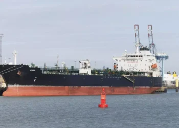 Tres petroleros iraníes atravesaron el estrecho de Ormuz tras dos meses de bloqueo.