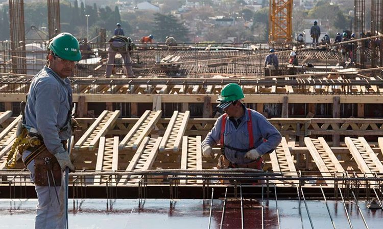 El primer trimestre la oferta global se derrumbó 8.3%, por combinación de una caída del 5.1% del PIB con un desplome del 20.1% en las importaciones de bienes y servicios.