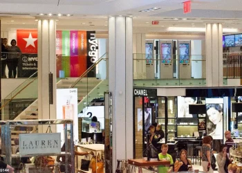 PMI de actividad comercial del sector servicios se encuentra en máximos de doce meses, con 54.8 puntos, esto es, una subida de tres puntos y ocho décimas desde el cuarto mes de 2024.