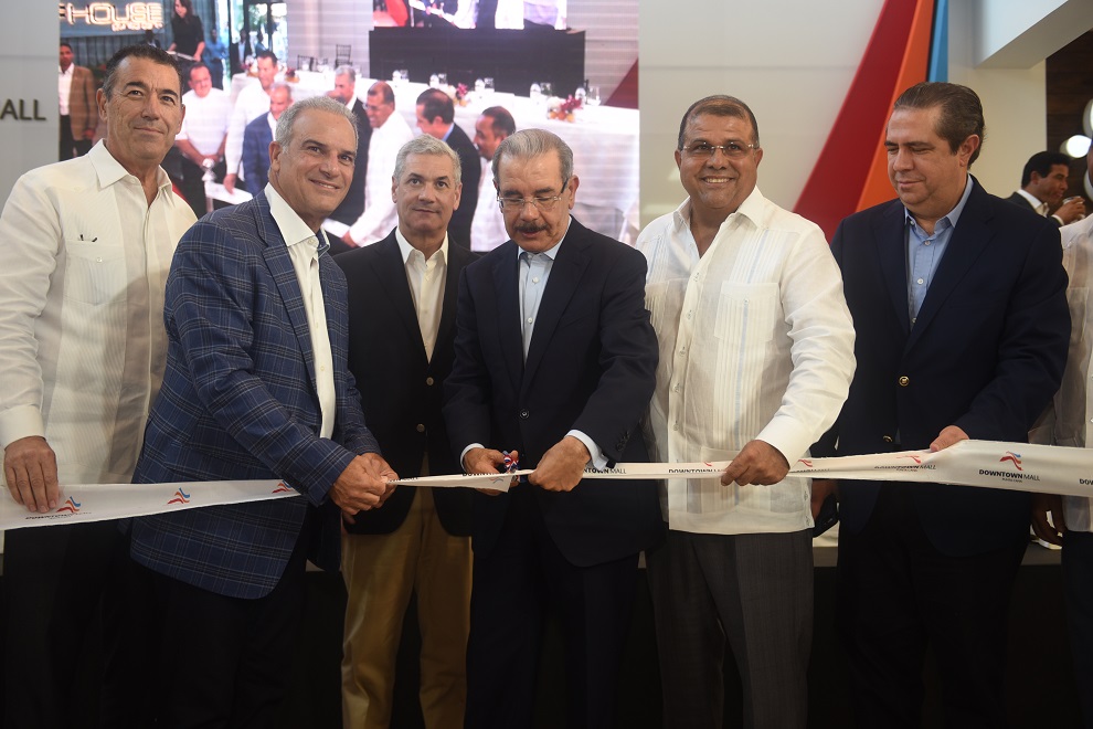 principal corte de cinta downtown mall