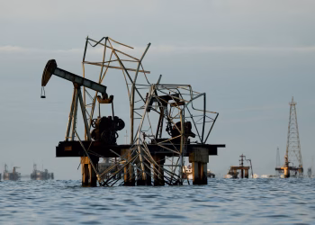 La producción petrolera venezolana se beneficia de cambios en su política energética.