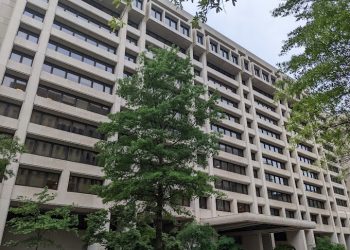 En su análisis, el FMI estima que la "deuda en riesgo" mundial llegaría al 115% del PIB en 2026. - Fuente Externa.