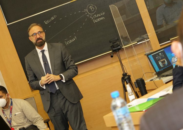 Pablo Ámez, director de los programas de Alta Dirección de BARNA.