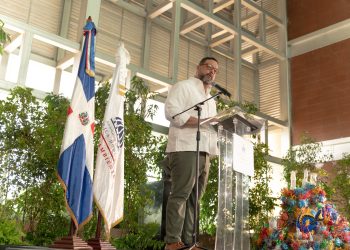 Henríquez aseguró que su enfoque será mantener y fortalecer las políticas públicas existentes, con un "firme compromiso hacia la protección del medio ambiente".