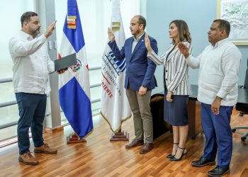 El Decreto 483-24, emitido por la Presidencia de la República, designa a Carlos Augusto Batista, Ana Emilia Pimentel Rodríguez y Lenin Ramón Bueno.