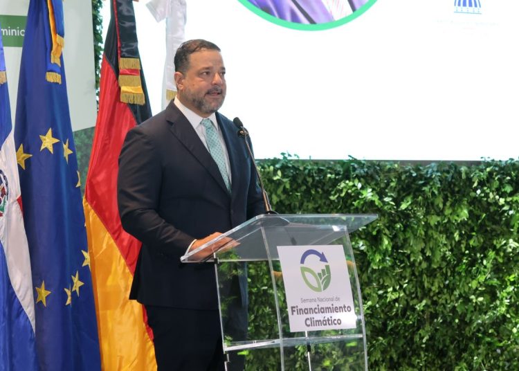 Paíno Henríquez aboga por impulsar infraestructura resiliente, agricultura climáticamente inteligente y proyectos de restauración de cuencas y ecosistemas costeros.
