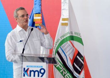 Palada inauguracion tramo del metro para los Alcarrizo (2)