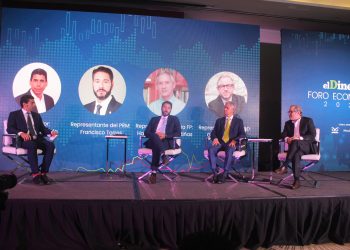 Panel “Cómo impulsar el desarrollo económico desde el ejercicio de la política”, celebrado durante el III Foro Económico elDinero 2023.