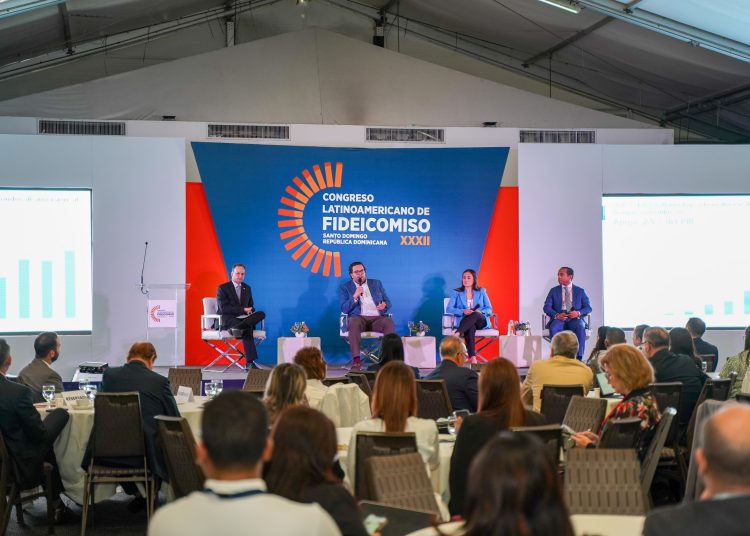Panelistas Andrés Rivas, Enmanuel Cedeño, Joanna Zdzikot y Andrés Rivas. | Fuente externa.