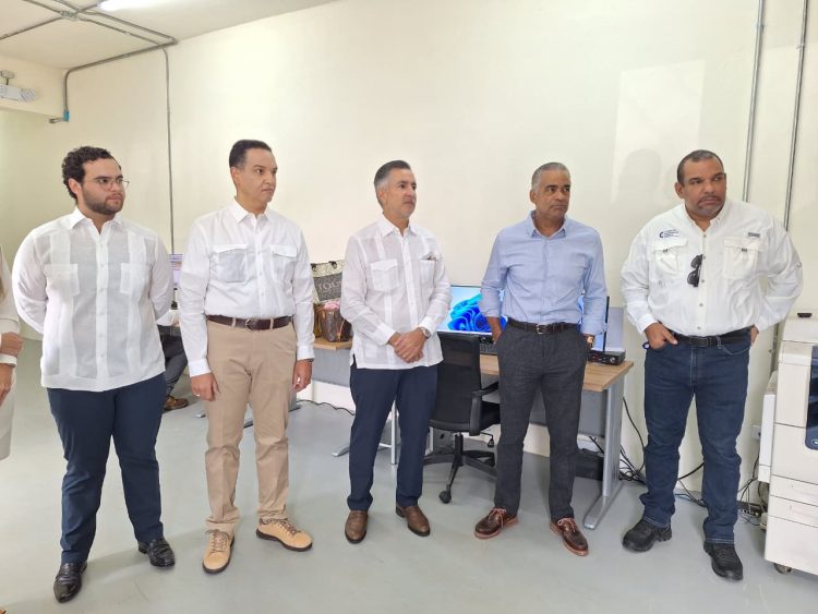 Autoridades del sector energético.