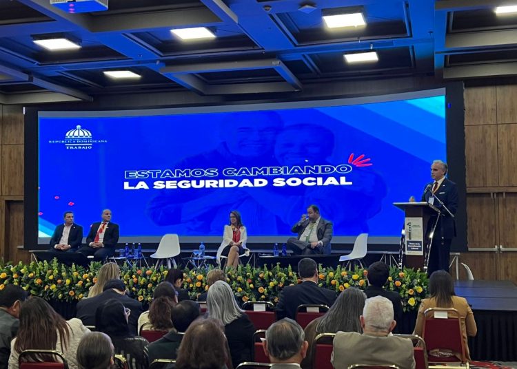 Participación del ministro de Trabajo en el Primer Foro Iberoamericano de formalización laboral.