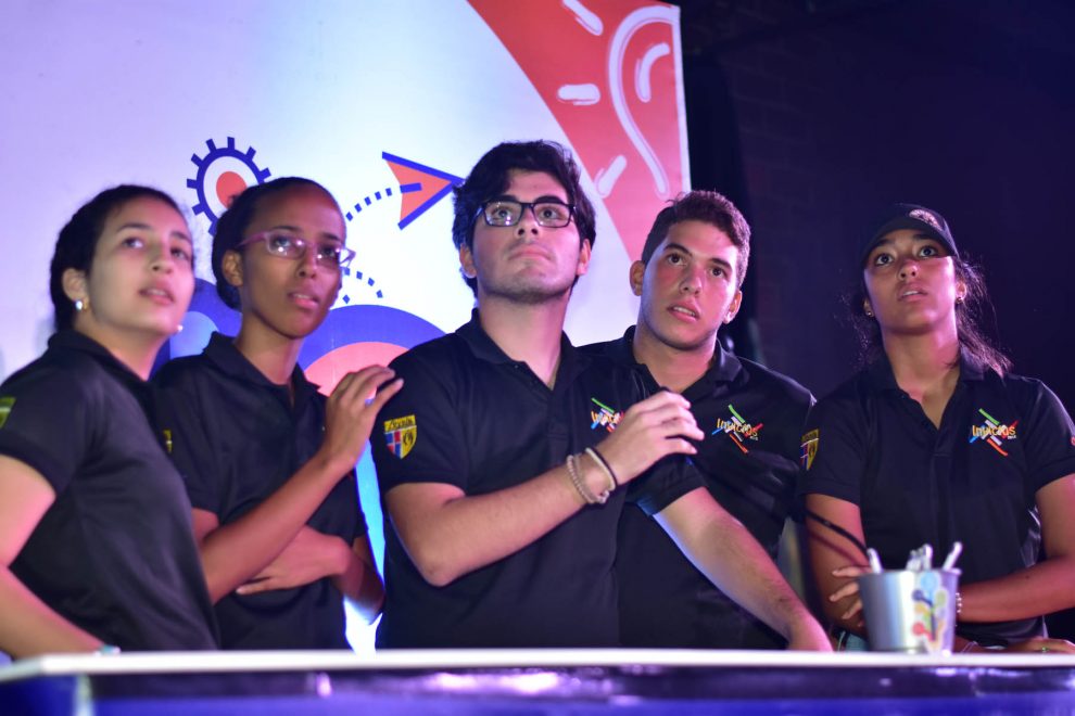 participantes del colegio loyola ganadores de la final iq