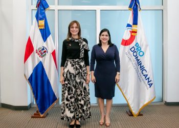 Patricia Villega de Jorge y Biviana Riveiro Disla.