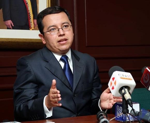 patricio rivera, ministro finanzas ecuador