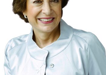 Paula Santilli.