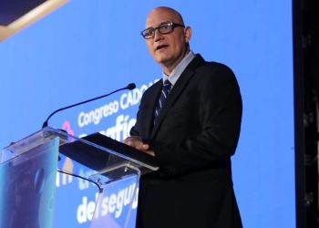 Disertó en el congreso “Desafíos y transformación del seguro para el 2034: Perspectiva global y estrategia para República Dominicana”.