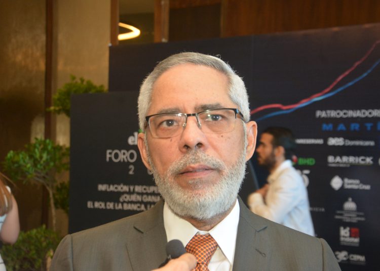 El asesor económico del Poder Ejecutivo, Pedro Silverio.