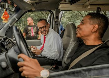 Sierra considera un honor trabajar con los reyes del humor.