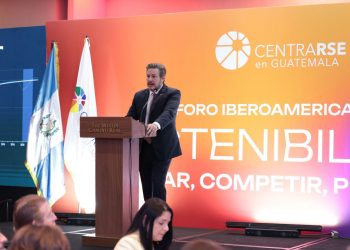 Peter Prazmowski explicó cómo la República Dominicana está articulando políticas públicas orientadas a fortalecer la competitividad a largo plazo.