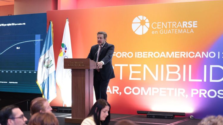 Peter Prazmowski explicó cómo la República Dominicana está articulando políticas públicas orientadas a fortalecer la competitividad a largo plazo.