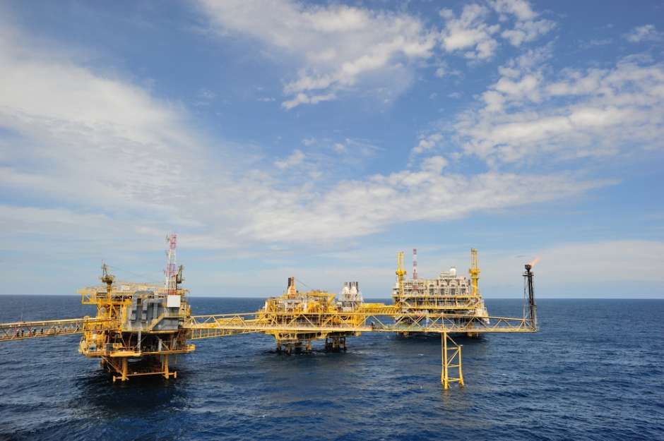 petróleo fuente externa