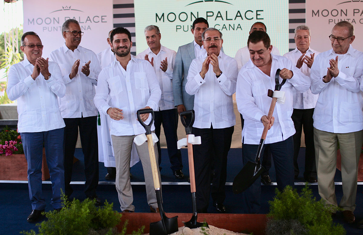 picazo moon palace
