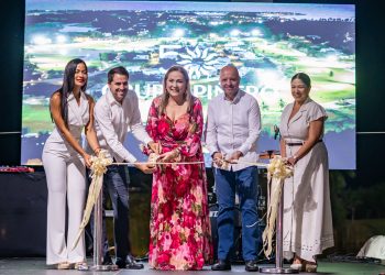 Loiry Pillier, Carlos de Linares, Jatnna Tavárez, Jesús Durán y Rosa Zapata